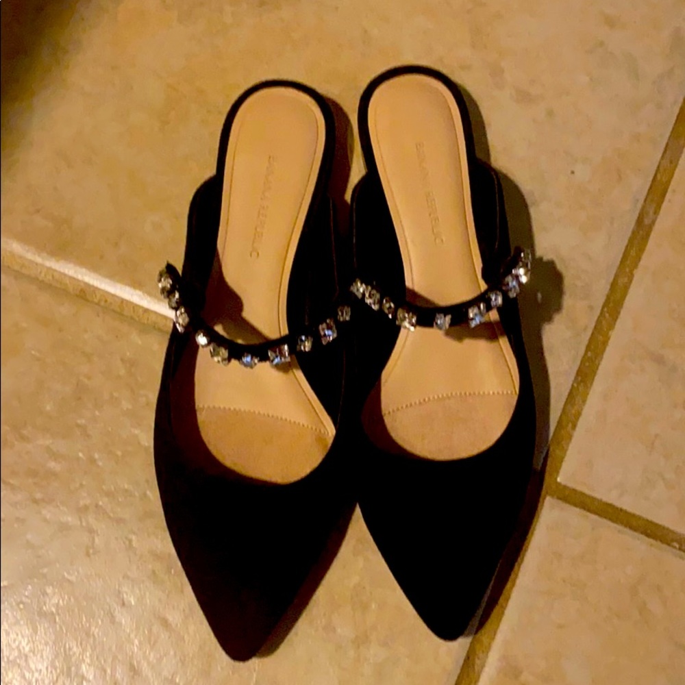 Flat shoes